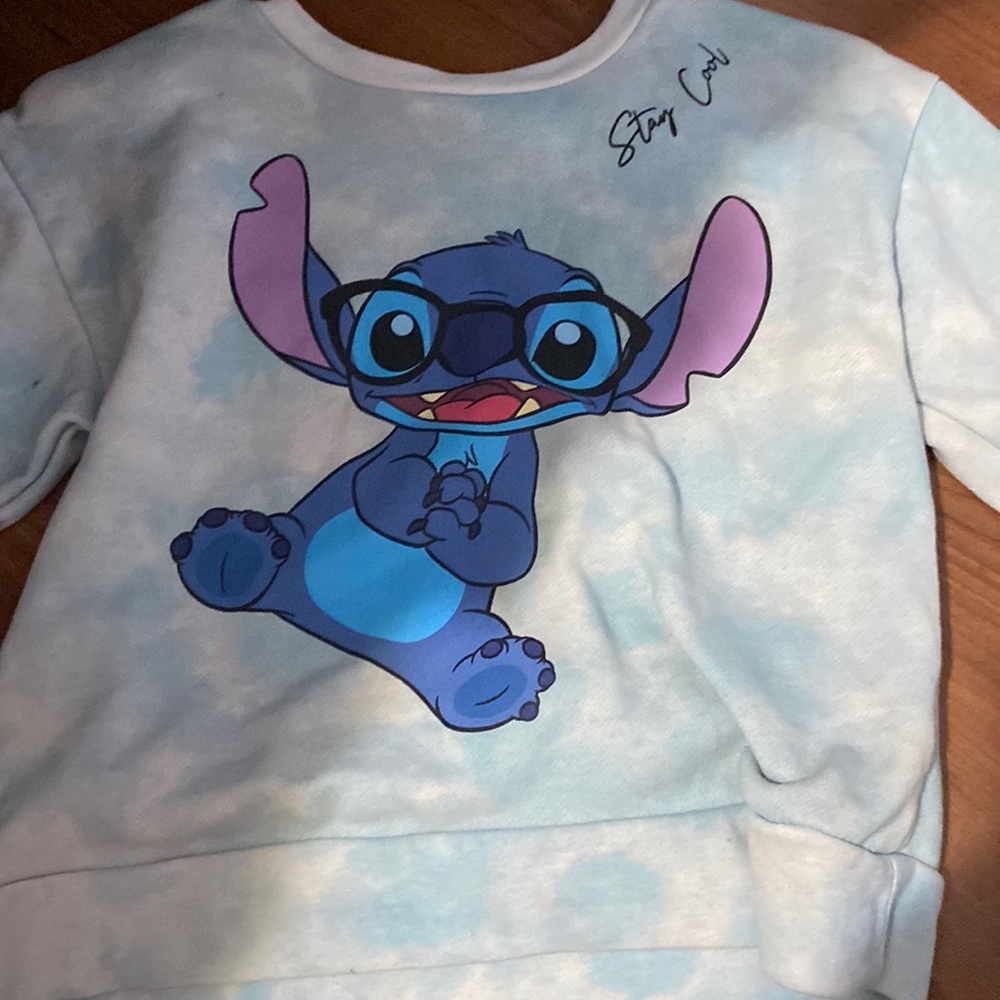 Stitch, sweat shirt super cute and super cheap